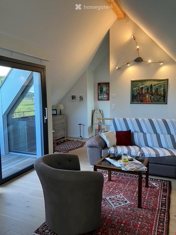 Tolle 3.5-Zimmer-Dachgeschosswohnung mit Balkon und Aussicht in Bern