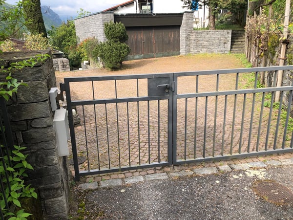 Villa mit Pool/Doppelgarage 3
