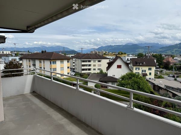 Helle 3.5-Zimmer-Wohnung mit Balkon und Bergblick in Rapperswil-Jona 3