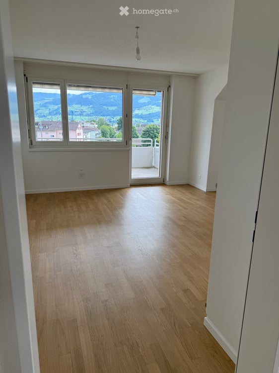 Helle 3.5-Zimmer-Wohnung mit Balkon und Bergblick in Rapperswil-Jona 4