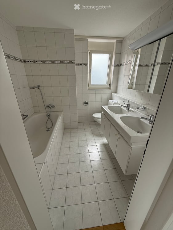 Helle 3.5-Zimmer-Wohnung mit Balkon und Bergblick in Rapperswil-Jona 6