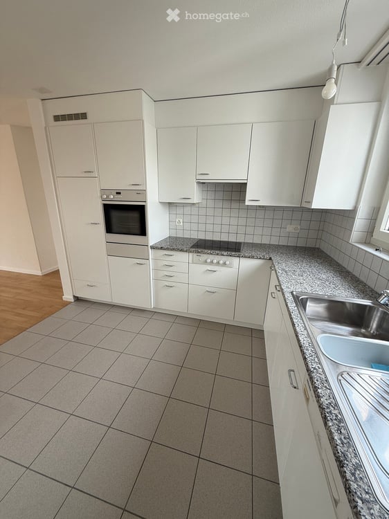 Helle 3.5-Zimmer-Wohnung mit Balkon und Bergblick in Rapperswil-Jona 12