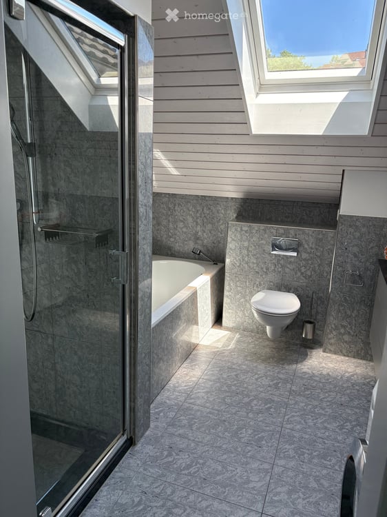 4.5-Room Attic Apartment with Winter Balcony, AC & View in Hünenberg 9