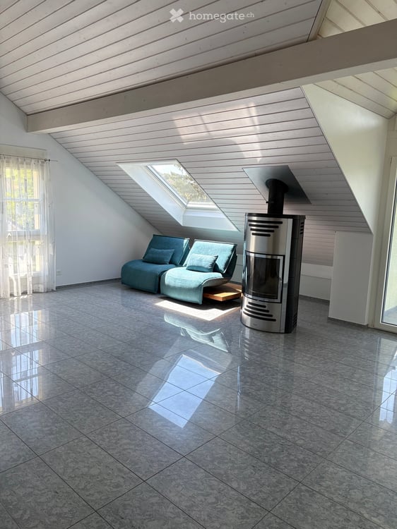4.5-Room Attic Apartment with Winter Balcony, AC & View in Hünenberg 2