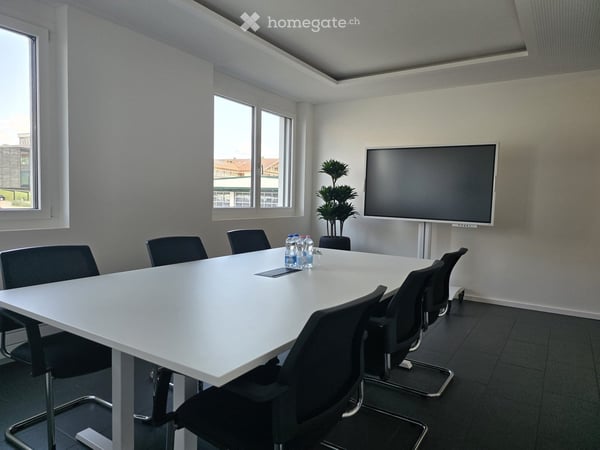 Schöne, modern ausgebaute Büroräumlichkeiten in Jonen AG 5
