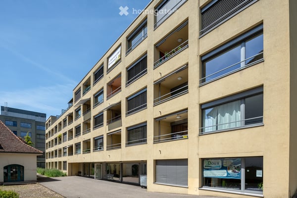 Helle 2-Zimmer-Wohnung mit Balkon im Zentrum von Delémont 2