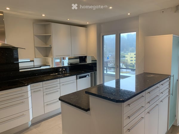 Grosszügige 6.5-Zimmer Maisonette-Attikawohnung mit vier Balkon und schöner Aussicht 6