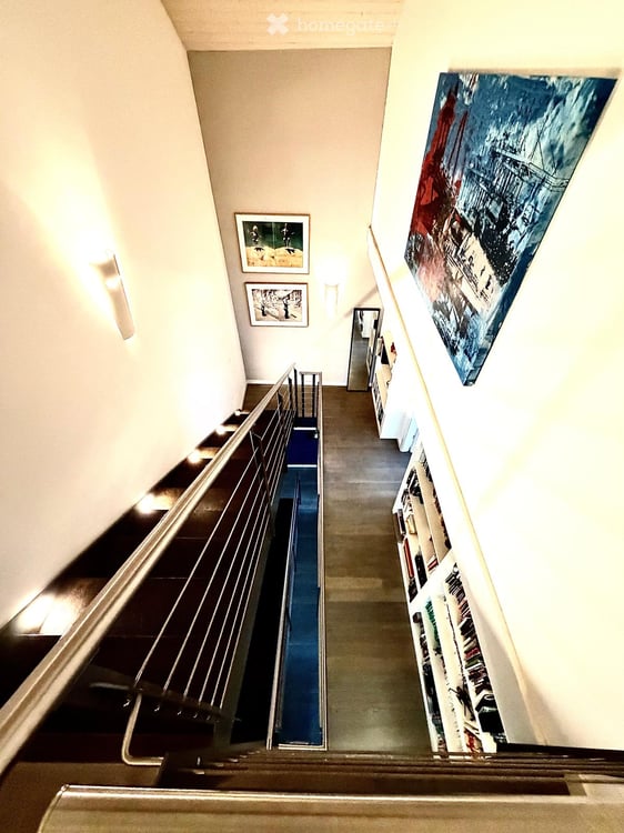 SPECTACULAIRE TRIPLEX DANS UNE MAISON DE VILLAGE AU COEUR DU PETIT-LANCY 21