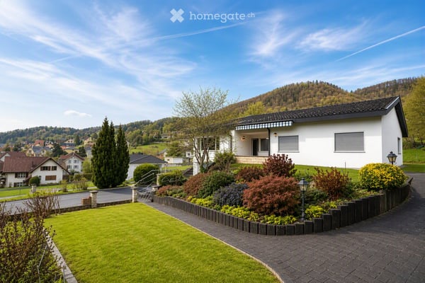 Charmantes Einfamilienhaus mit grossem Garten und Weitsicht 2