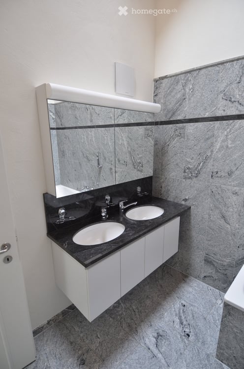 Grosszügige 3.5 Zimmer Wohnung/Hausteil in Altendorf 5