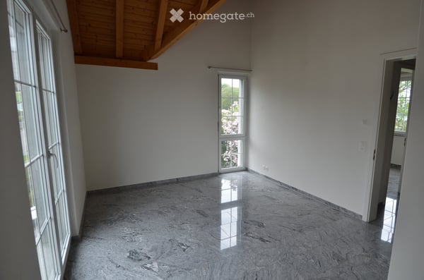 Grosszügige 3.5 Zimmer Wohnung/Hausteil in Altendorf 6