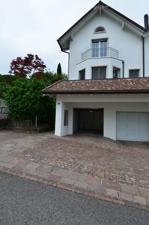 Grosszügige 3.5 Zimmer Wohnung/Hausteil in Altendorf 9