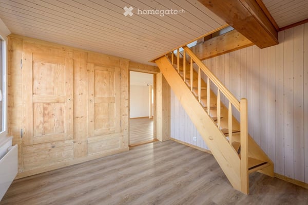 Charmante 3.5-Zimmer-Maisonette-Wohnung mit Balkon in Uetendorf 5