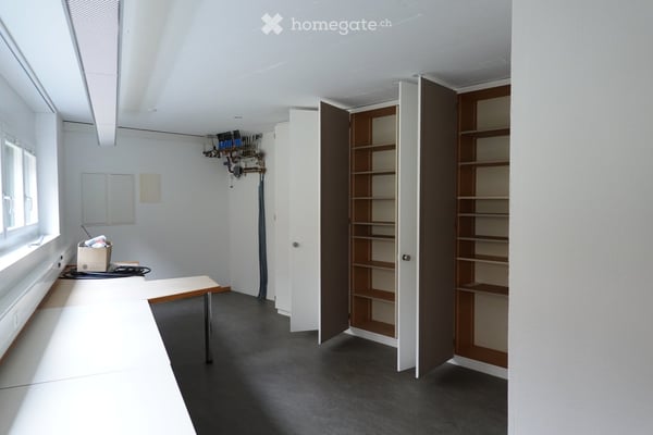 Moderne 3.5-Zimmer-Dachwohnung mit Balkon und schöner Aussicht an Hanglage in Nussbaumen 14