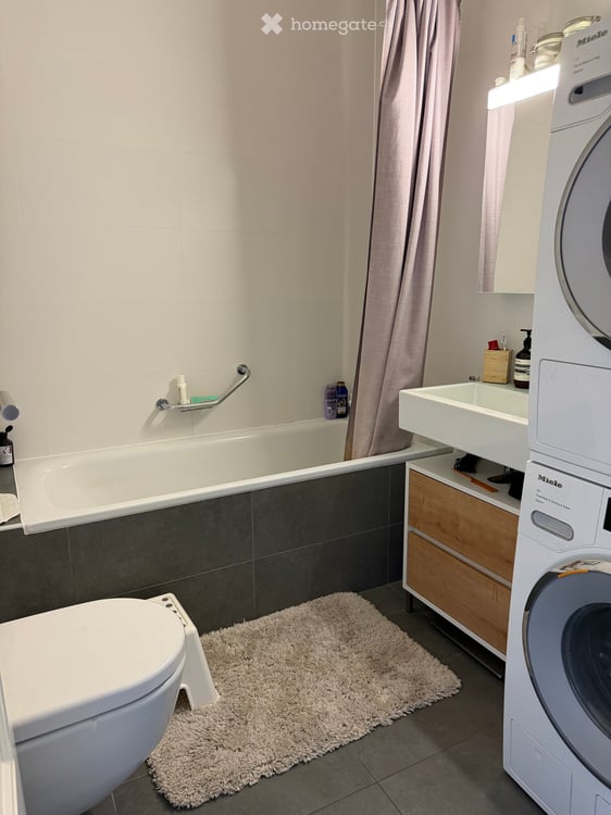 Appartement lumineux de 5.5 pièces avec grande terrasse à Genève 8