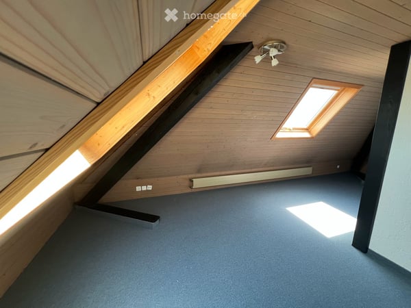 Charmante 4-Zimmer-Dachgeschosswohnung in Wettingen 2