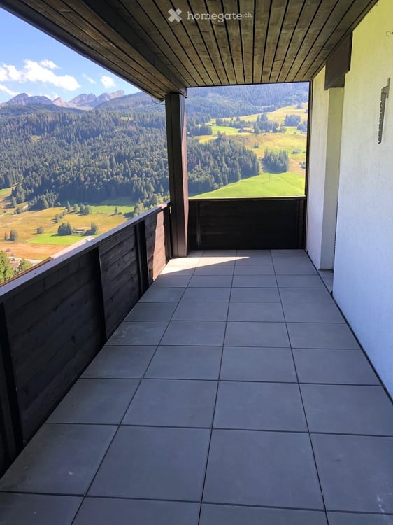 Charmante 4.5-Zimmer-Wohnung mit Balkon und schöner Aussicht in Wildhaus-Alt St. Johann 3