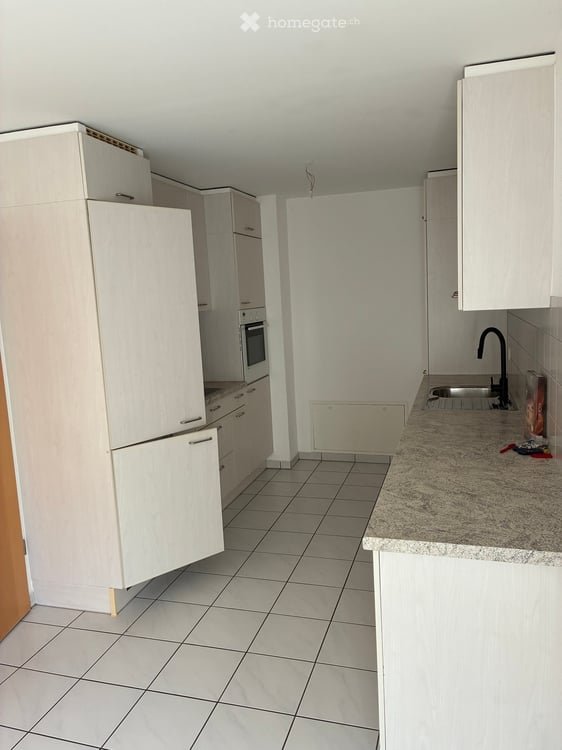 Grosszügige 5.5-Zimmer-Wohnung mit 2 Balkonen und Garagenplatz in Glis 3