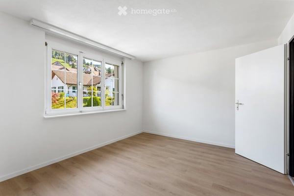 Helle 4.5-Zimmer-Wohnung mit Balkon und Garage in Gebertingen 9