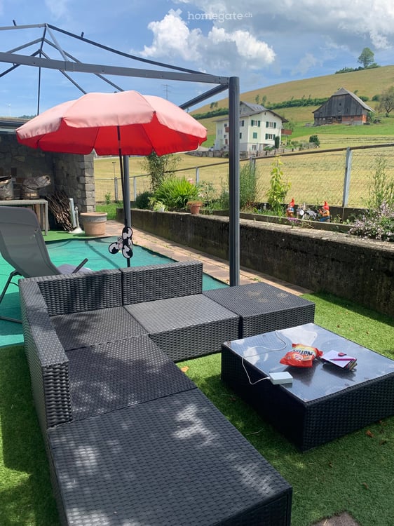 grosszügige 4.5 ZW EG/1.OG mit Garten in Hasle LU 2
