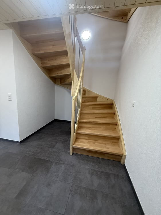 Charmantes 5.5-Zimmer-Reihenhaus in Liesberg Dorf – Frisch renoviert und ab Dezember 2026 verfügbar 3