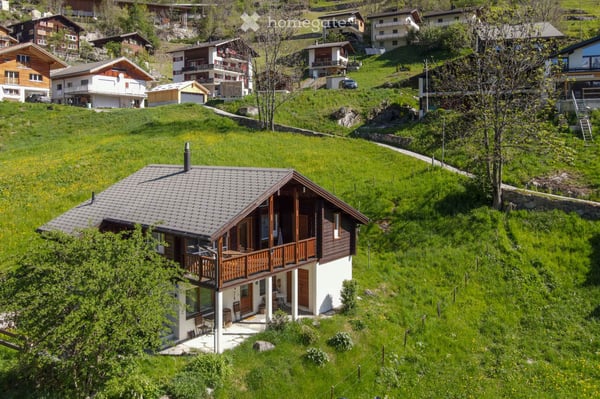 Charmantes 5.5-Zimmer-Holzhaus in idyllischer Berglage – Fieschertal, Wallis 2