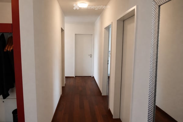 Exklusive 4.5-Zi.-Attika | 66 m² Wohnbereich | 25 m² Terrasse | 2 TG-Plätze 5