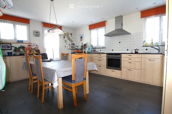 Grosses 8.5 Zimmer Einfamilienhaus mit sehr schöner Aussicht 5