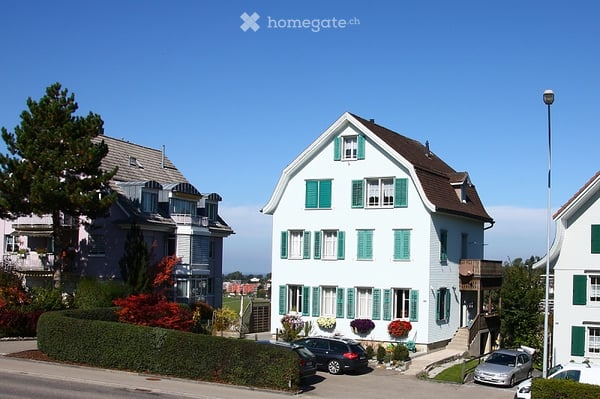 Grosses 8.5 Zimmer Einfamilienhaus mit sehr schöner Aussicht 2