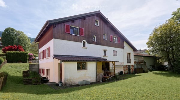 Spacieuse maison familiale de 9 pièces à Moutier 2
