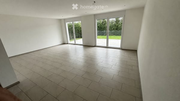 Grosszügiges 6.5-Zimmer-Doppeleinfamilienhaus (Haushälfte) in Erlen – ab November 2026 verfügbar 5