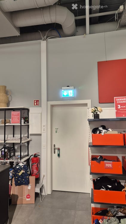 Local commercial idéal à Sierre – 104 m², accessible et disponible immédiatement 4