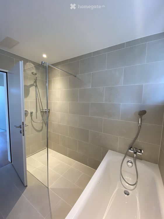 Helle 3.5-Zimmer-Wohnung im Minergie-Neubau mit Balkon und Einstellplatz 7
