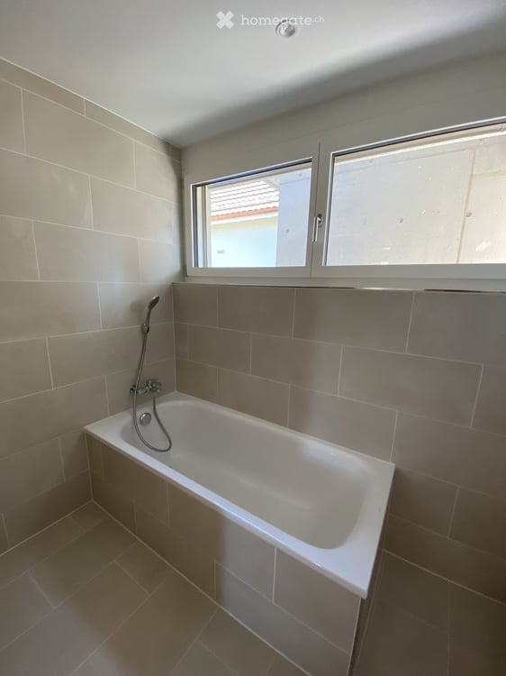 Helle 3.5-Zimmer-Wohnung im Minergie-Neubau mit Balkon und Einstellplatz 8