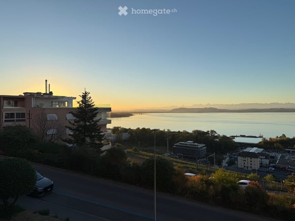 Charmant appartement de 1.5 pièces avec balcon et vue panoramique – Neuchâtel