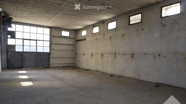 HALLE / DÉPÔT À LOUER –ENV. 757 M² AU SOL + ÉTAGE DE STOCKAGE + TERRAIN DE 1'800 M² - CHF 6'000/MOIS 2