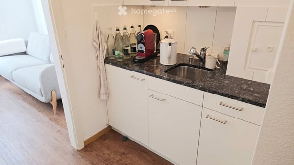 Grosszügige 4.5-Zimmer-Büroräume (105m2) in Altbau in der vorderen Lorraine, 3013 Bern 19