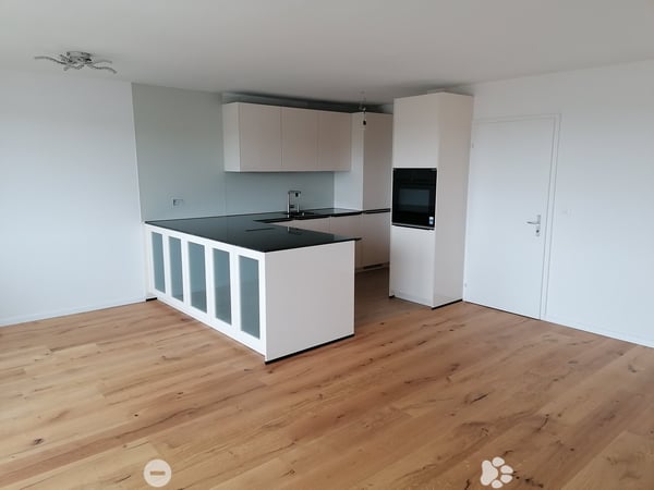 Frisch renovierte 3.5-Zimmer-Wohnung mit Balkon in Biel/Bienne – sofort verfügbar! 1