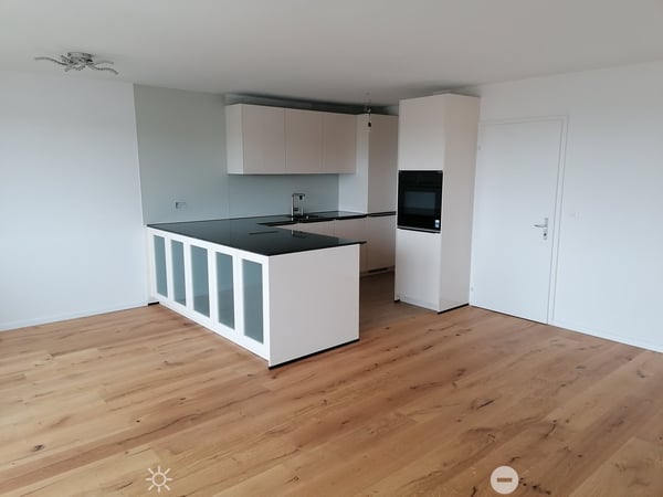 Frisch renovierte 3.5-Zimmer-Wohnung mit Balkon in Biel/Bienne – sofort verfügbar! 1