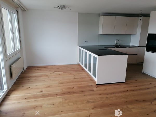 Frisch renovierte 3.5-Zimmer-Wohnung mit Balkon in Biel/Bienne – sofort verfügbar! 2