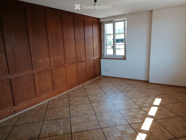 Renovierte 4-Zimmer-Wohnung mit Balkon und schöner Aussicht in Oberwil b. Büren 7
