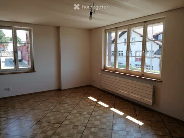 Renovierte 4-Zimmer-Wohnung mit Balkon und schöner Aussicht in Oberwil b. Büren 6