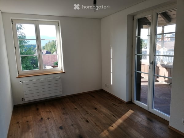 Renovierte 4-Zimmer-Wohnung mit Balkon und schöner Aussicht in Oberwil b. Büren 8
