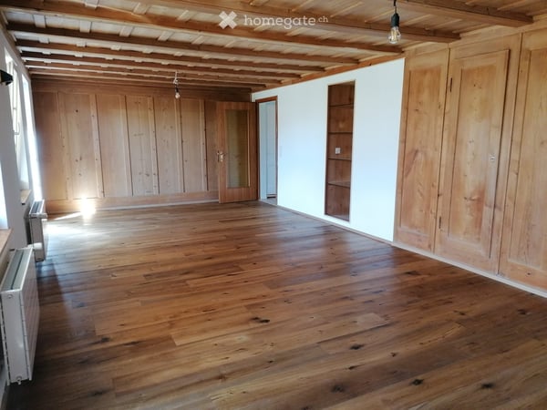 Renovierte 4-Zimmer-Wohnung mit Balkon und schöner Aussicht in Oberwil b. Büren 5