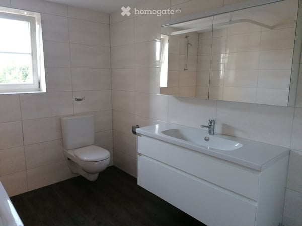 Renovierte 4-Zimmer-Wohnung mit Balkon und schöner Aussicht in Oberwil b. Büren 11