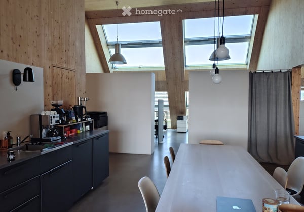 Moderner Büroteil mit hoher Deckenhöhe an zentraler Lage im 5. OG an der Binzstrasse, Zürich 3
