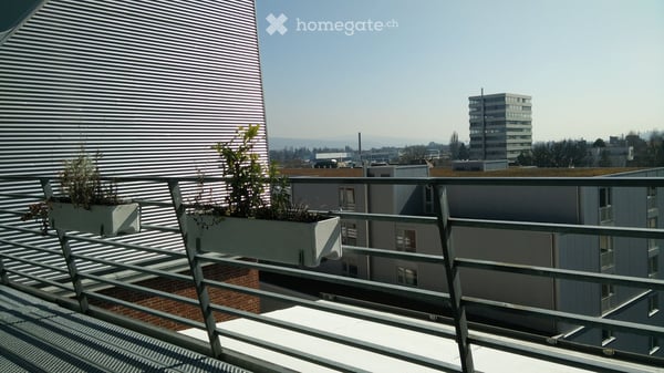 Moderner Büroteil mit hoher Deckenhöhe an zentraler Lage im 5. OG an der Binzstrasse, Zürich 4
