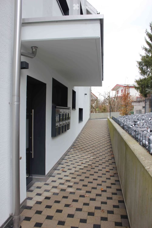 Helle moderne 4.5 Dachgeschoss-Zimmerwohnung mit hochwertiger Ausstattung 9
