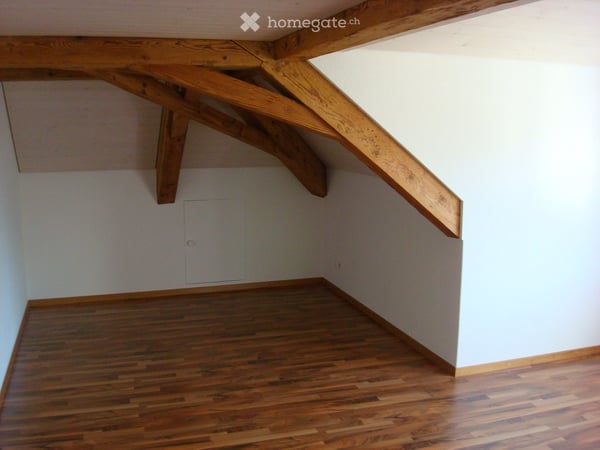 2 1/2 Zimmer Dachwohnung 8