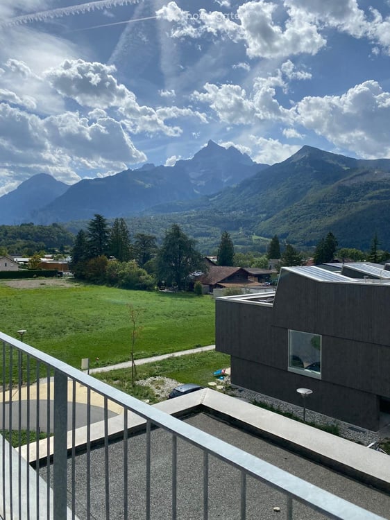 Appartement moderne de 4.5 pièces à Bex – Vue imprenable et confort optimal 2